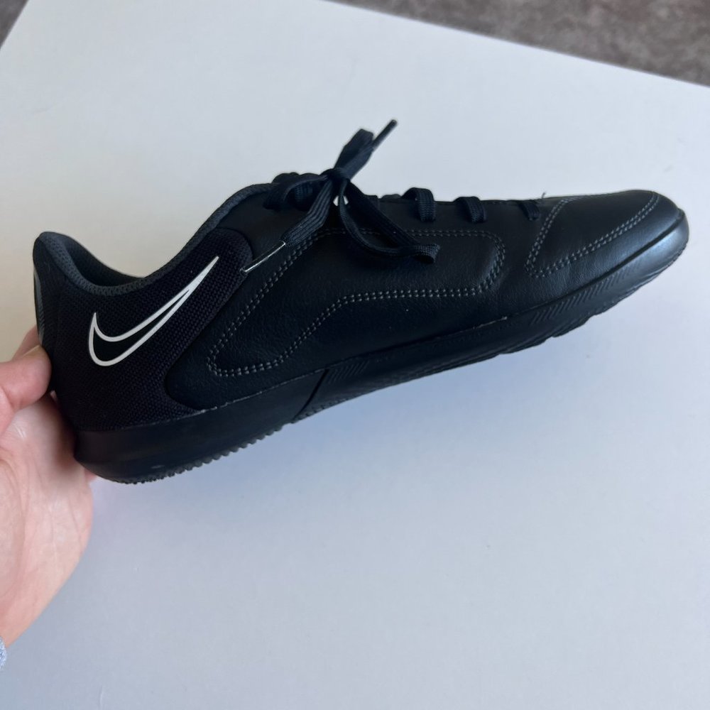 Nike Tiempo Indoor Soccer Shoes